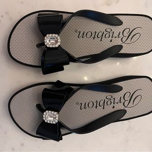 New Brighton Bow Tie Platform Flip Flops- Size 7